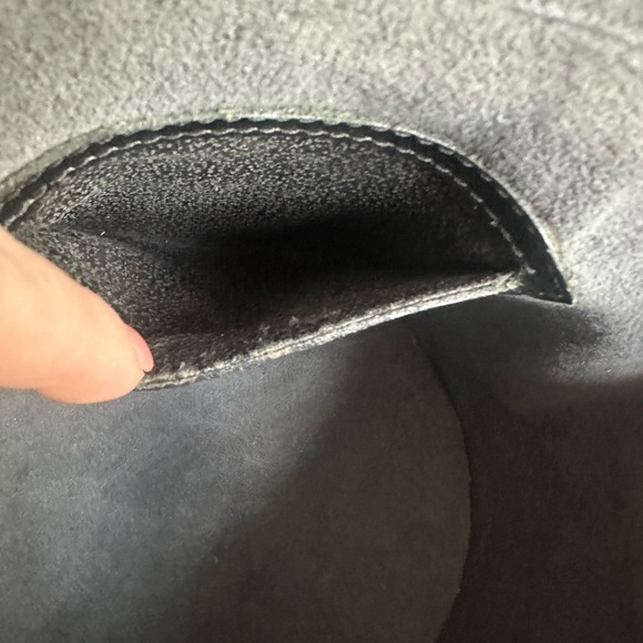 Louis Vuitton Epi Cannes Vanity Handbag Black Cosmetic Case - Picture 14 of 14